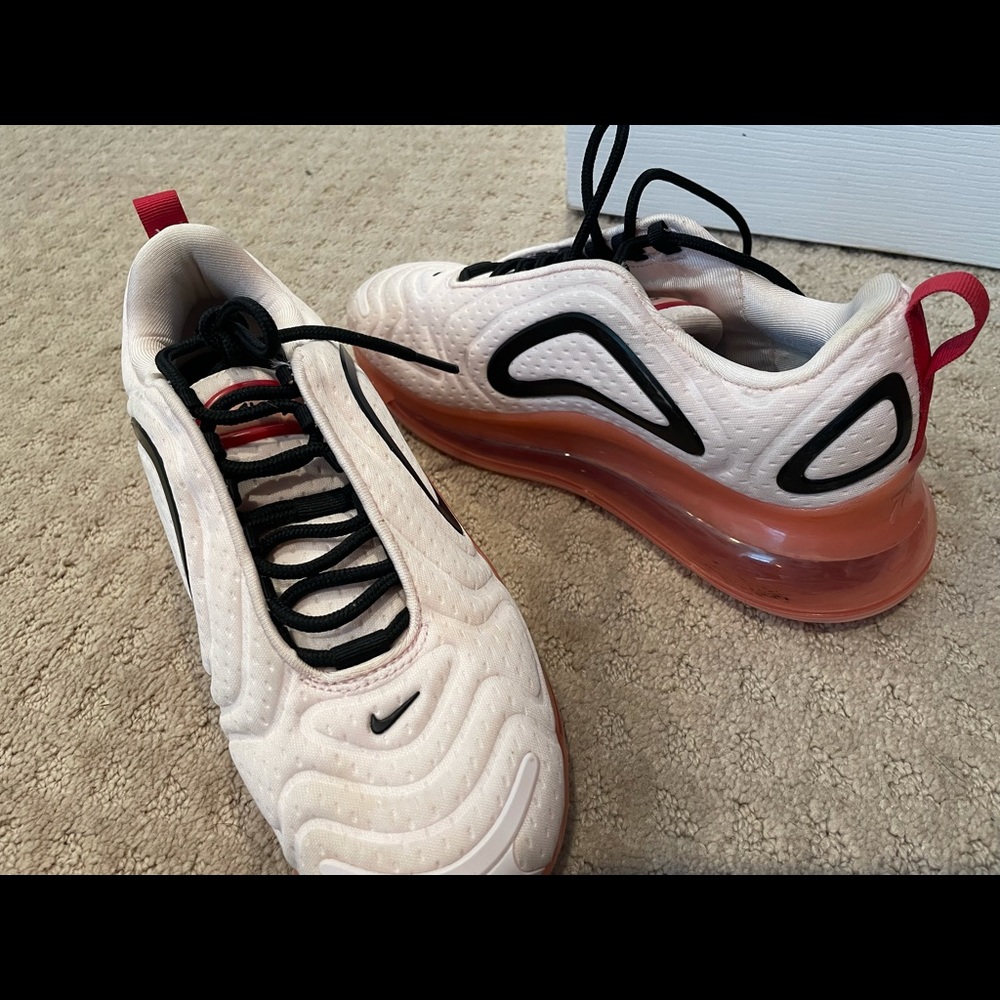 NIKE AirMax 720